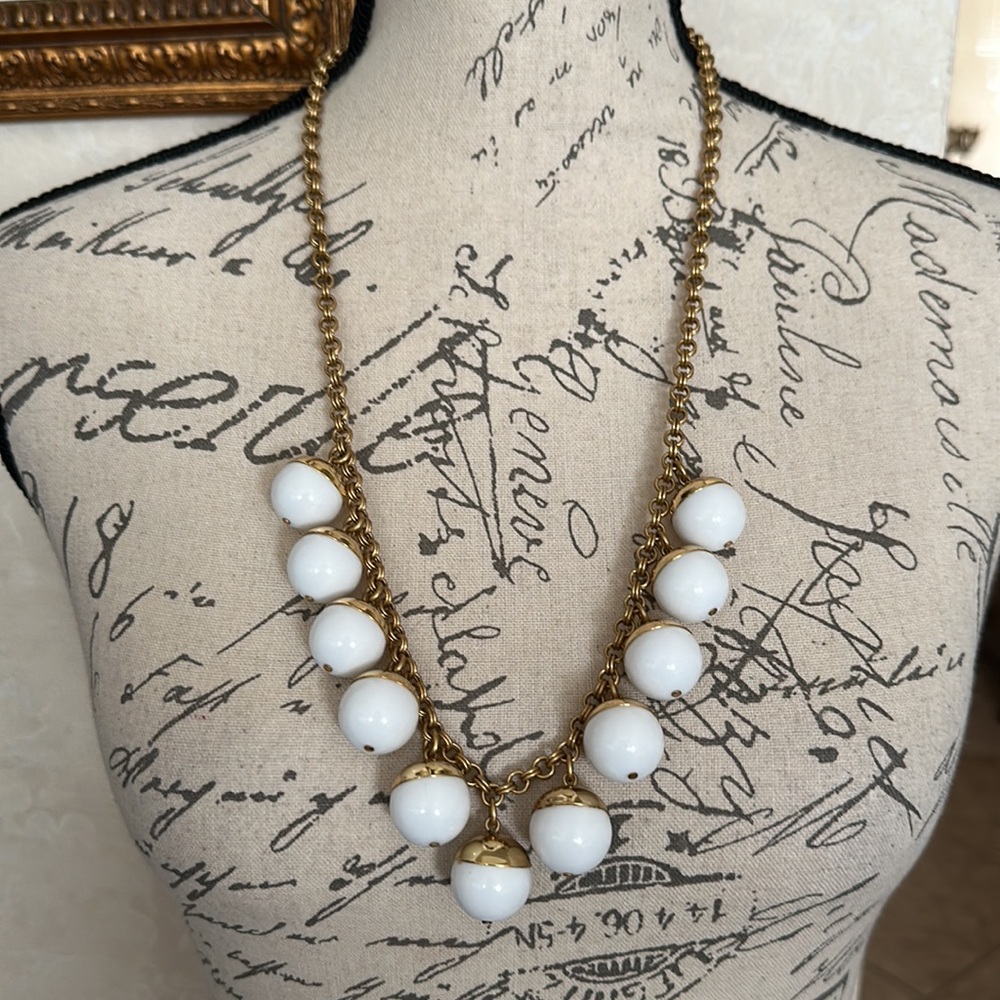 Jcrew white balls and gold tone charm 26” with 4” extension stunning necklace - Picture 10 of 13